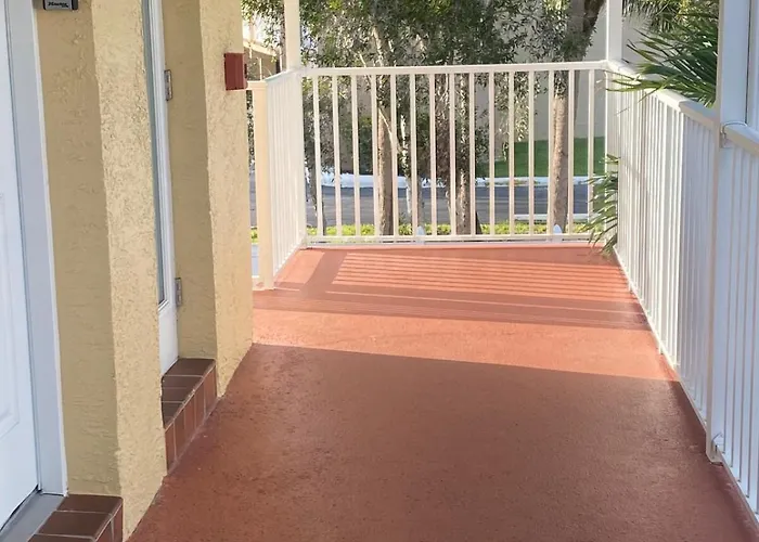 Indian Shores 2 Bedroom Escape! Apartment