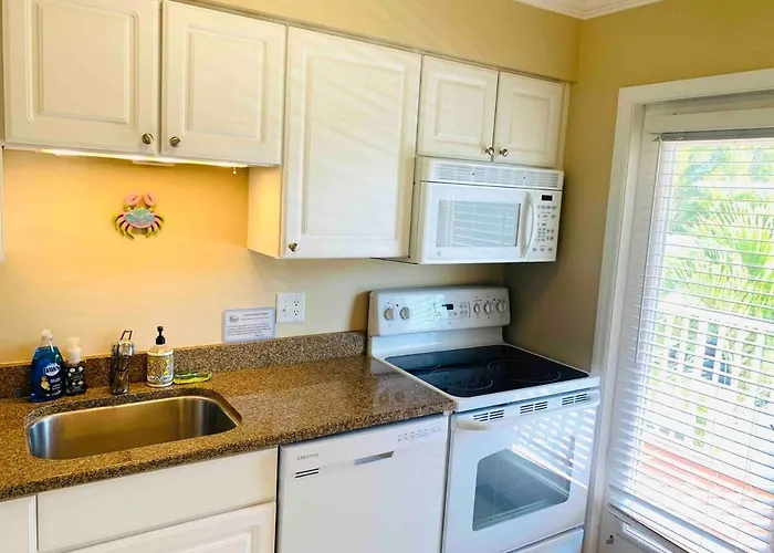 Indian Shores 2 Bedroom Escape!